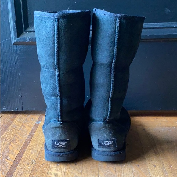 Black classic tall ugg boot - size 8 - Picture 9 of 13